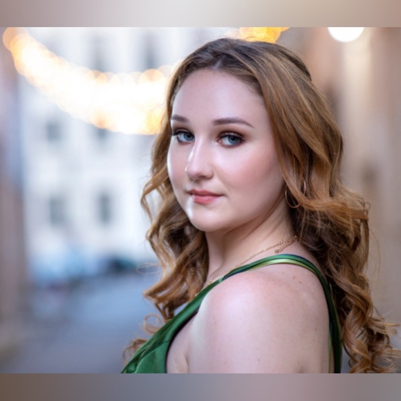 Meet your Posher, Kaylee - Picture 3 of 7